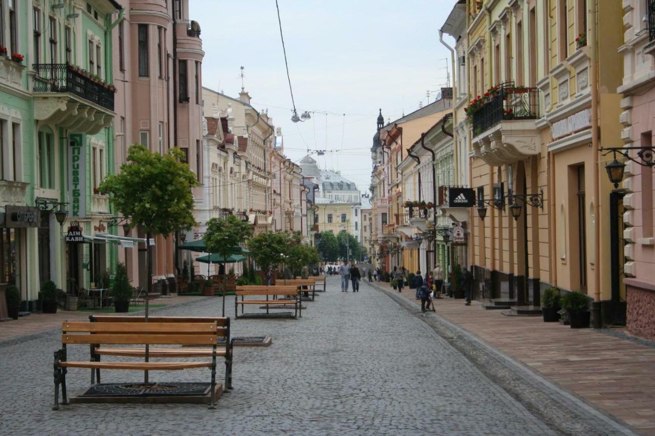 Two-Bedroom On Lesi Ukrainky Lviv Exterior photo